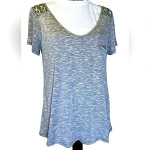 Neon Soul Women’s Clover Green & Gray Lace Shoulder Short Sleeve Tee